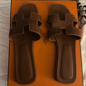 Hermes Oran Sandals - Gold